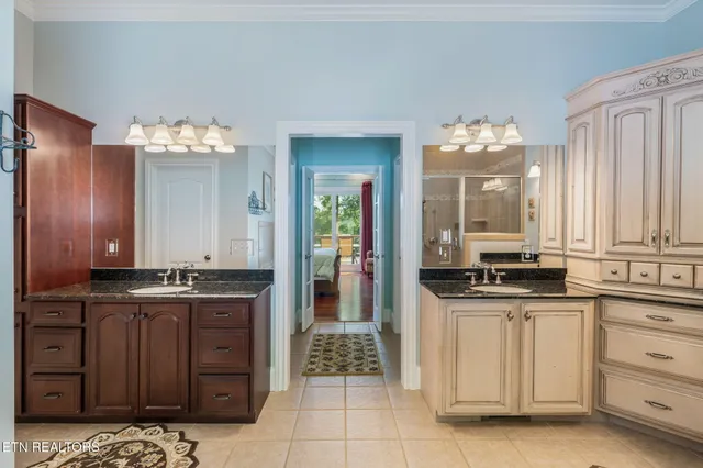 $1,999,000 | 455 South Shorewood Lane, Caryville, TN 37714