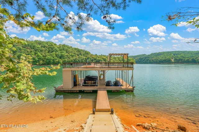 $1,999,000 | 455 South Shorewood Lane, Caryville, TN 37714