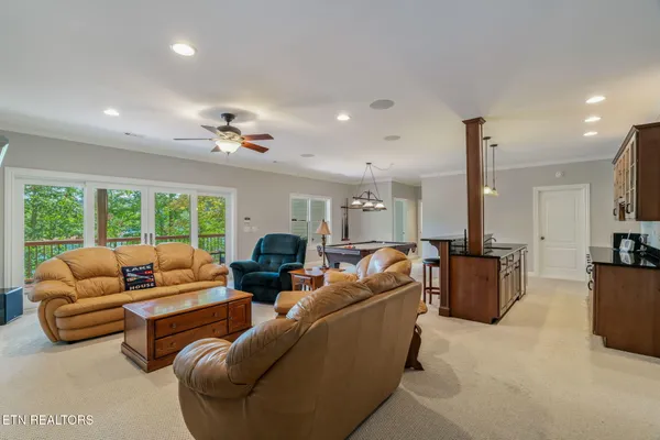 $1,999,000 | 455 South Shorewood Lane, Caryville, TN 37714