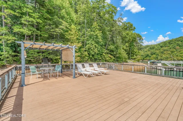 $1,999,000 | 455 South Shorewood Lane, Caryville, TN 37714