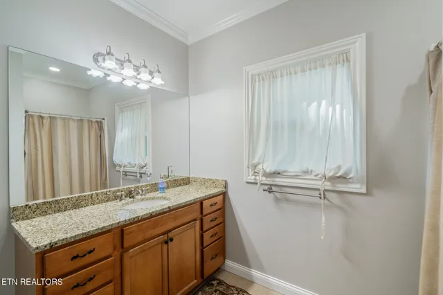 $1,999,000 | 455 South Shorewood Lane, Caryville, TN 37714