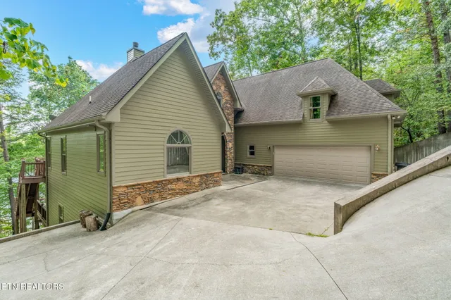 $1,999,000 | 455 South Shorewood Lane, Caryville, TN 37714