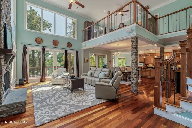 $1,999,000 | 455 South Shorewood Lane, Caryville, TN 37714