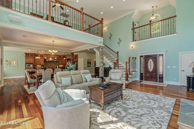 $1,999,000 | 455 South Shorewood Lane, Caryville, TN 37714