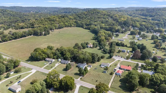 $499,900 | 3887 Pulaski Highway, Culleoka, TN 38451