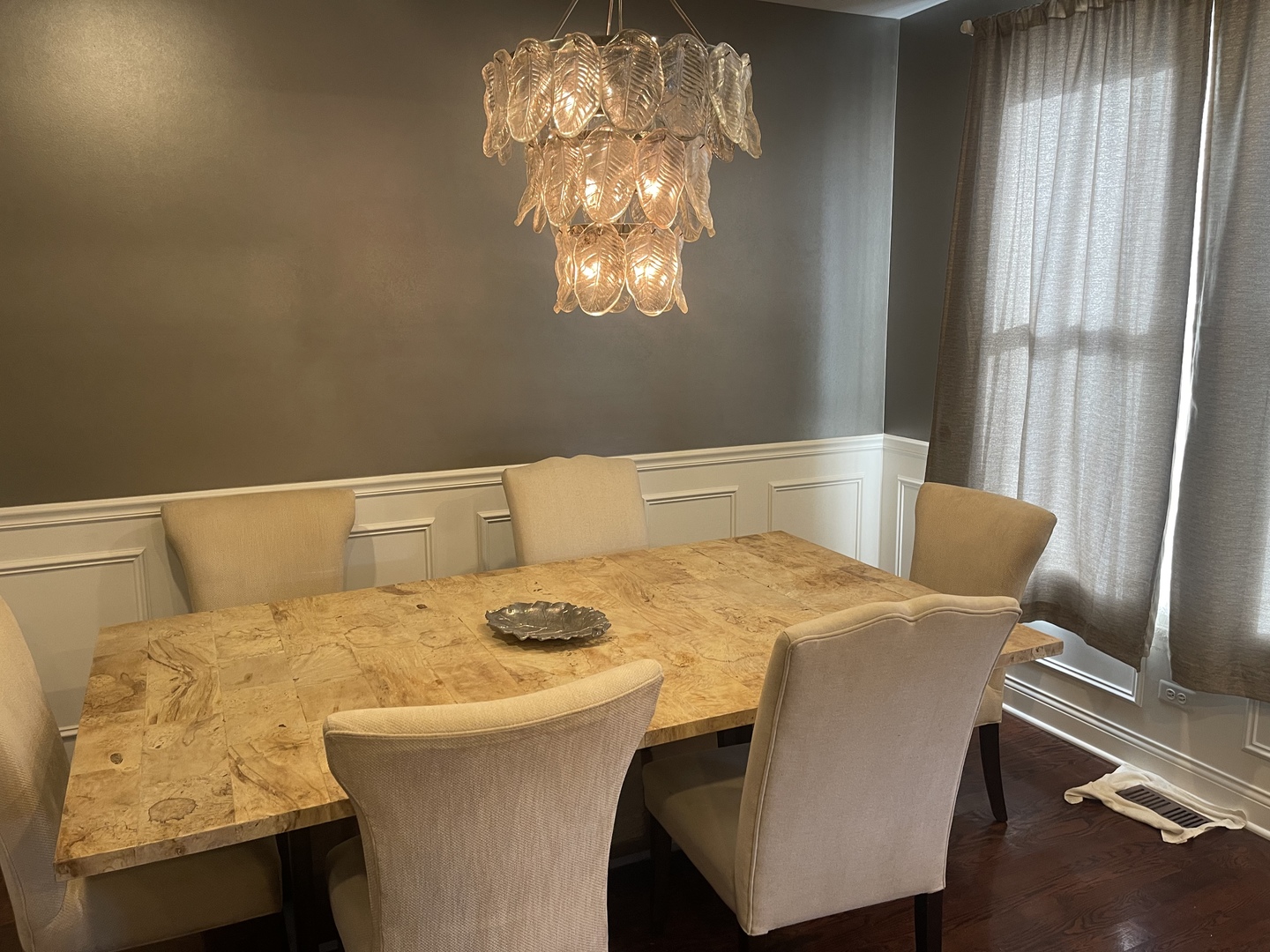 4106 North Drake Avenue Chicago, IL 60618 - Photo 4 of 18 a dining room with furniture and window