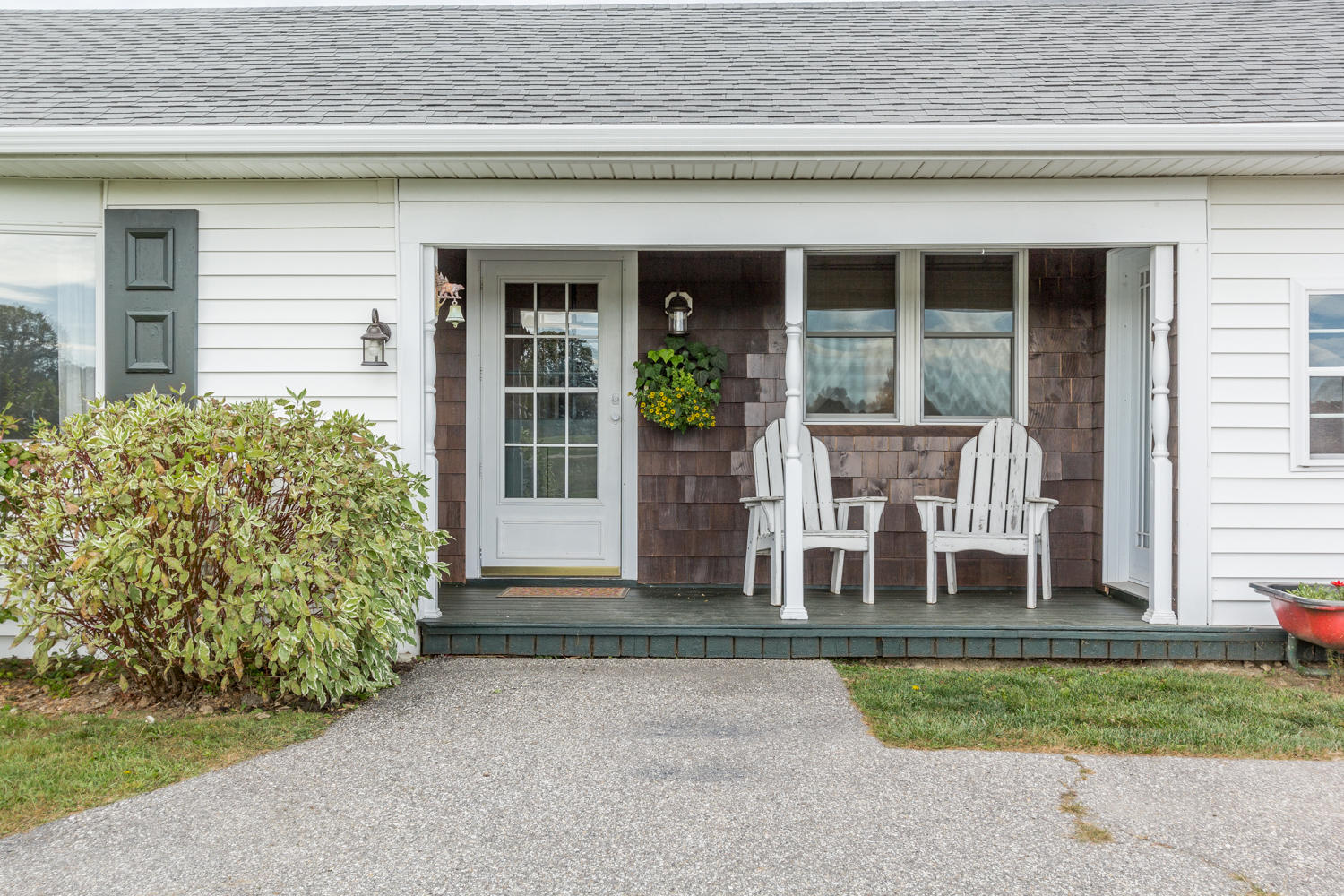 197 Tuttle Road Cumberland Center, ME 04021 - Photo 29 of 36 29tuttleporch