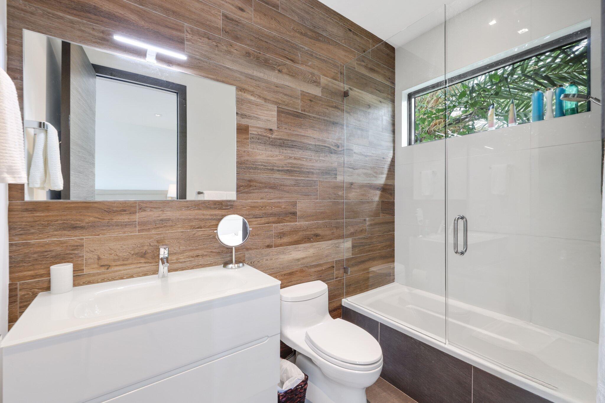 830 Northeast 71st Street Boca Raton, FL 33487 - Photo 38 of 76 Bathroom 3