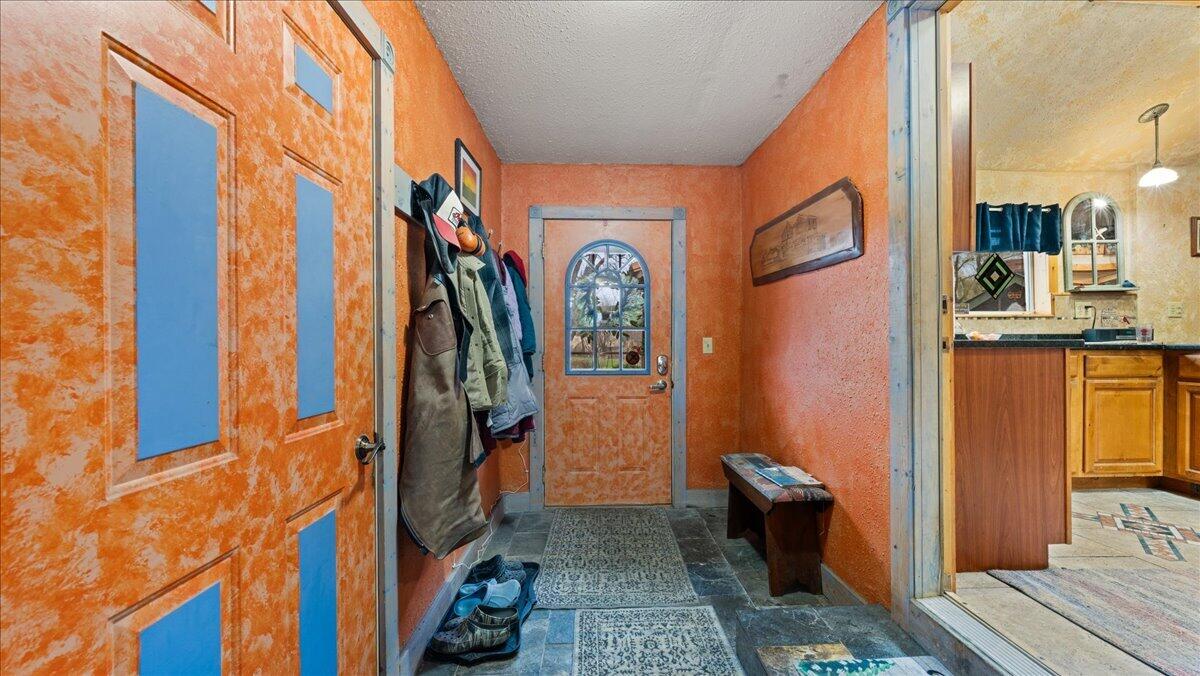 S5280 Lewison Road Viroqua, WI 54665 - Photo 6 of 49 Entry way