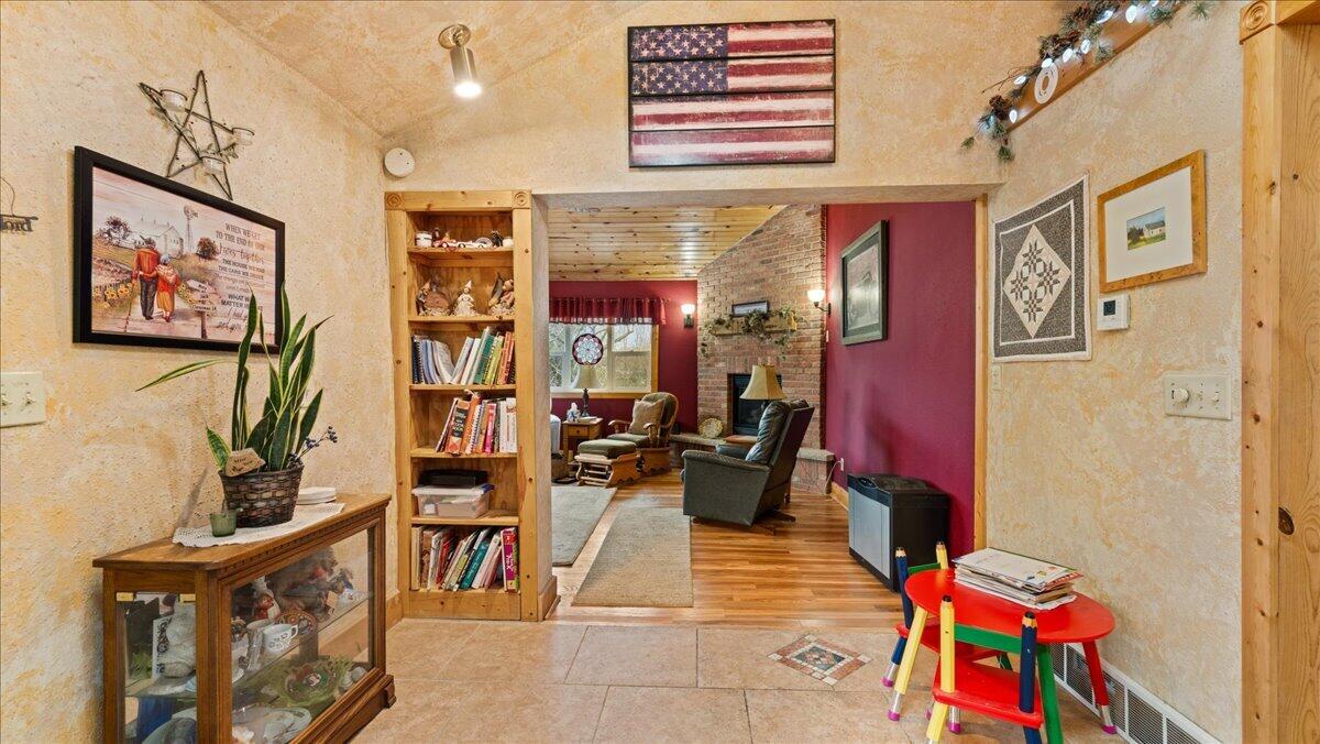 S5280 Lewison Road Viroqua, WI 54665 - Photo 11 of 49 view into living room