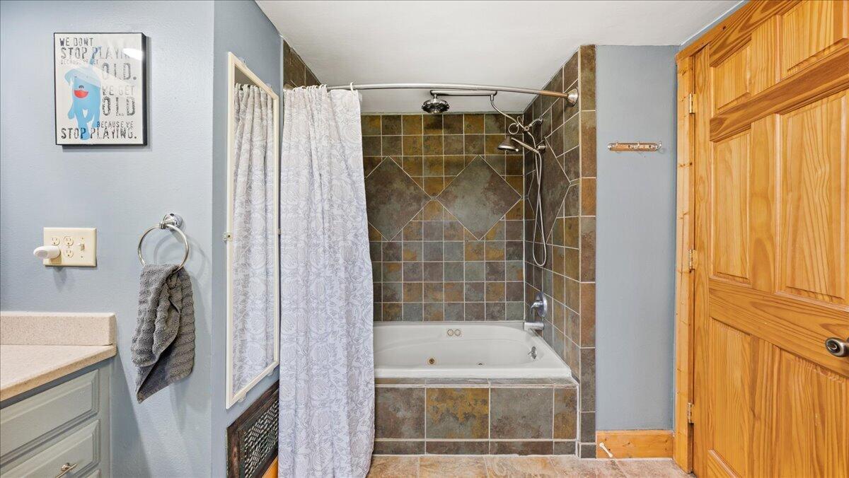 S5280 Lewison Road Viroqua, WI 54665 - Photo 19 of 49 Main full bath