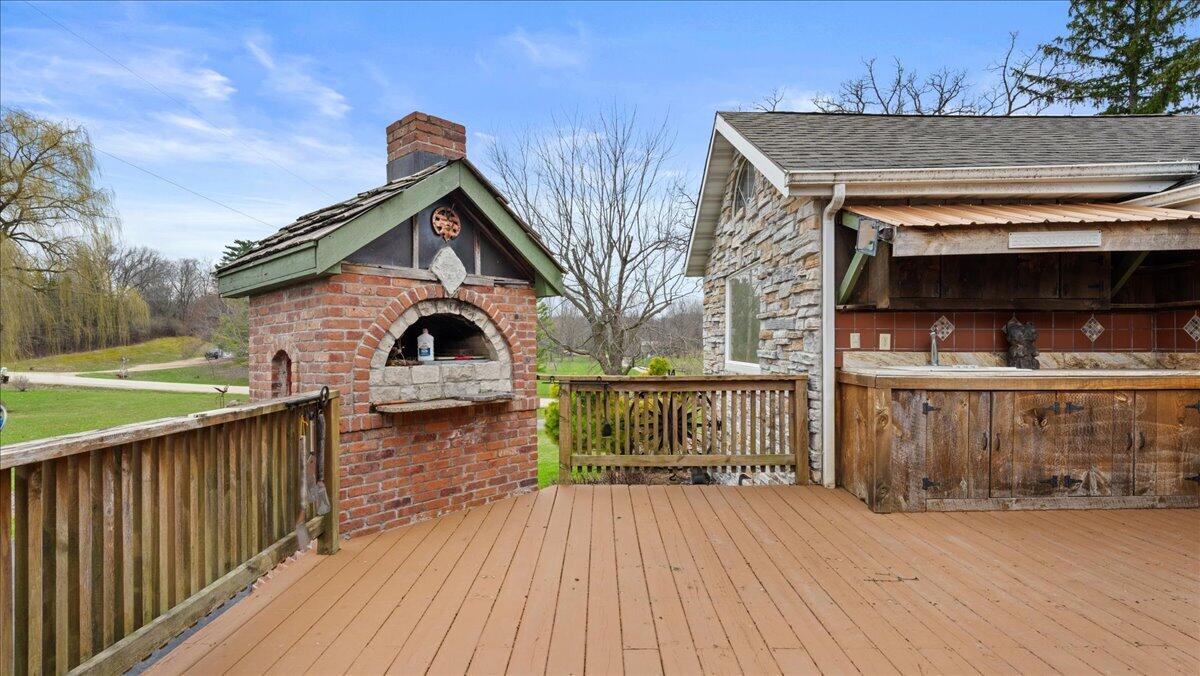 S5280 Lewison Road Viroqua, WI 54665 - Photo 3 of 49 pizza oven