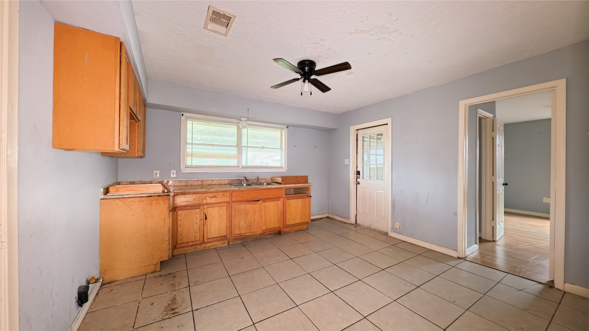 2208 Merle Street Pasadena, TX 77502 - Photo 8 of 11