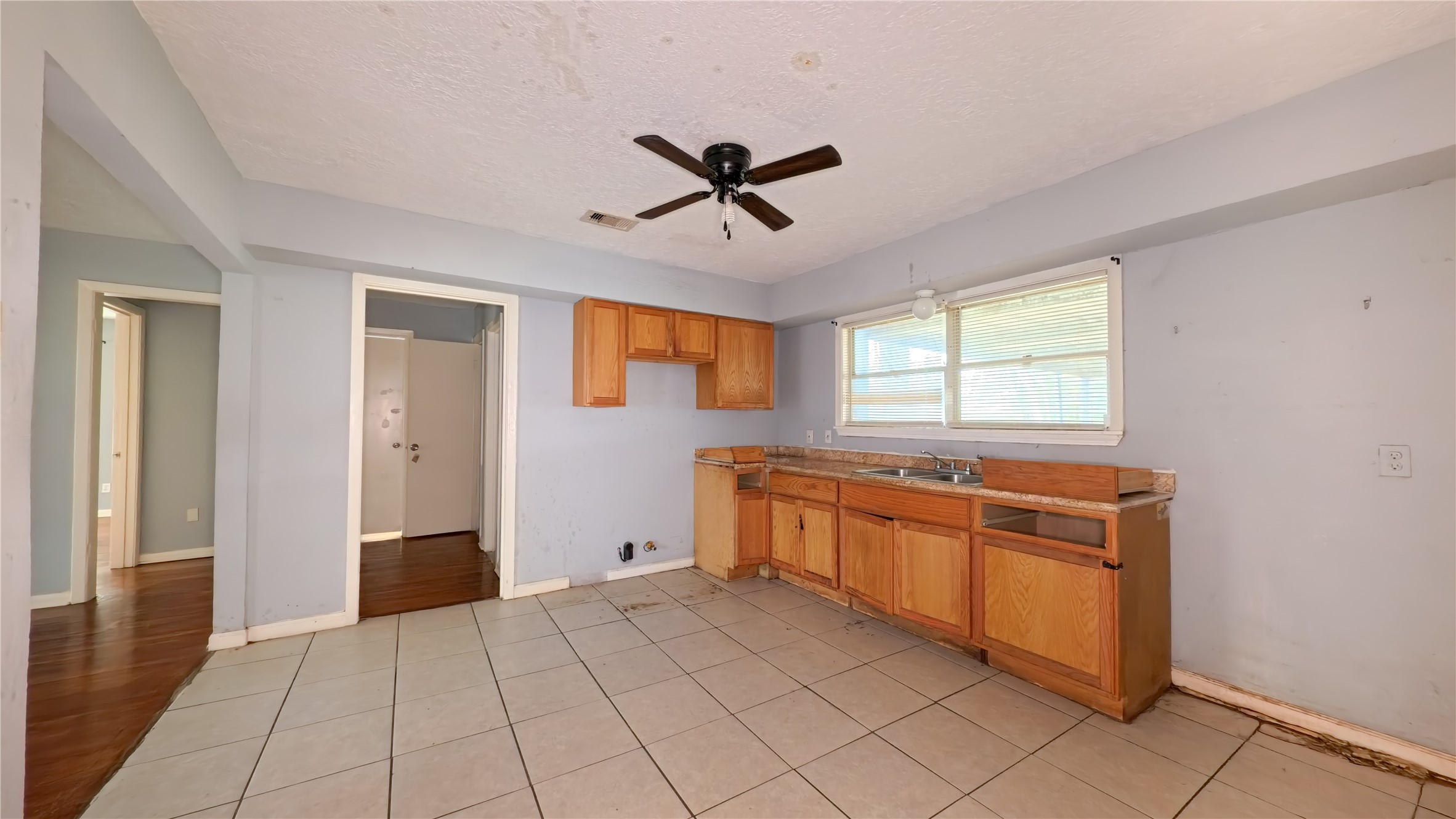 2208 Merle Street Pasadena, TX 77502 - Photo 9 of 11