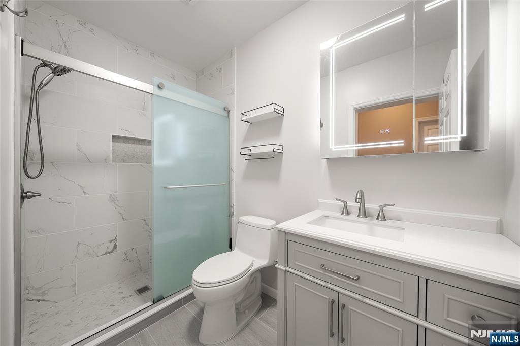 155 The Promenade Edgewater, NJ 07020 - Photo 21 of 26