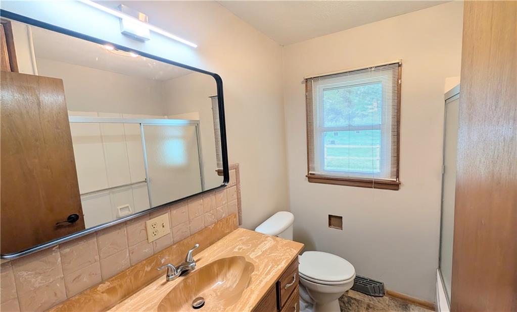 209 West Haven Road El Dorado Springs, MO 64744 - Photo 18 of 26