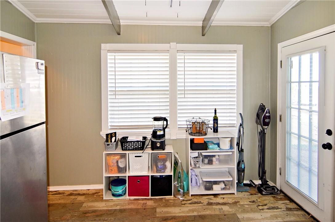 147 Trail Ridge Drive Sandia, TX 78383 - Photo 9 of 31 a living room with furniture and a window