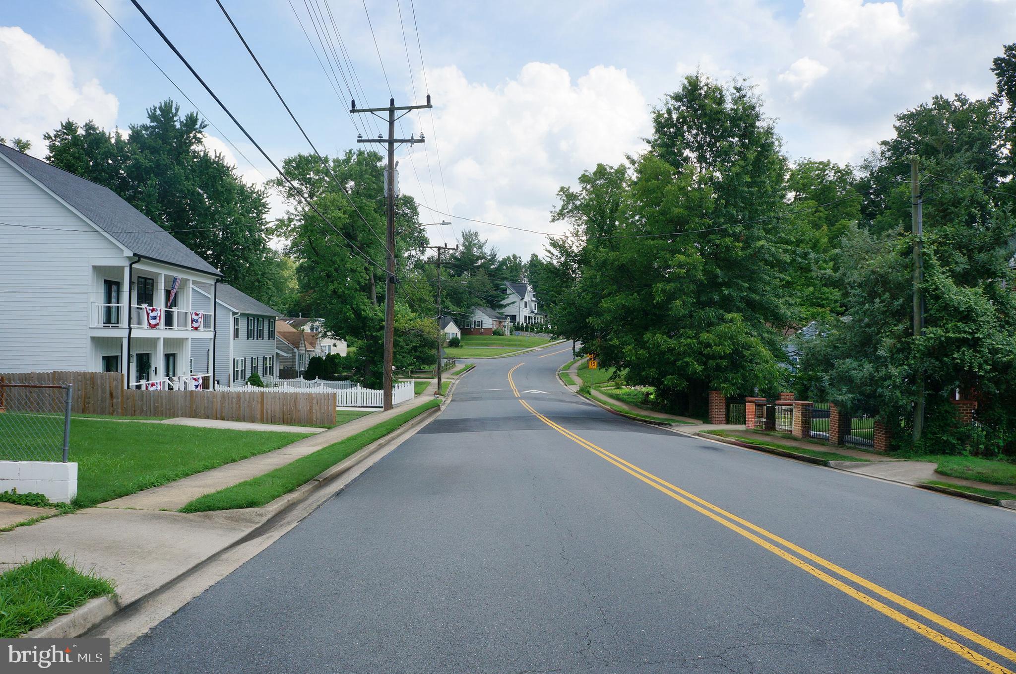 3027 Wayne Road Falls Church, VA 22042 - Photo 2 of 26