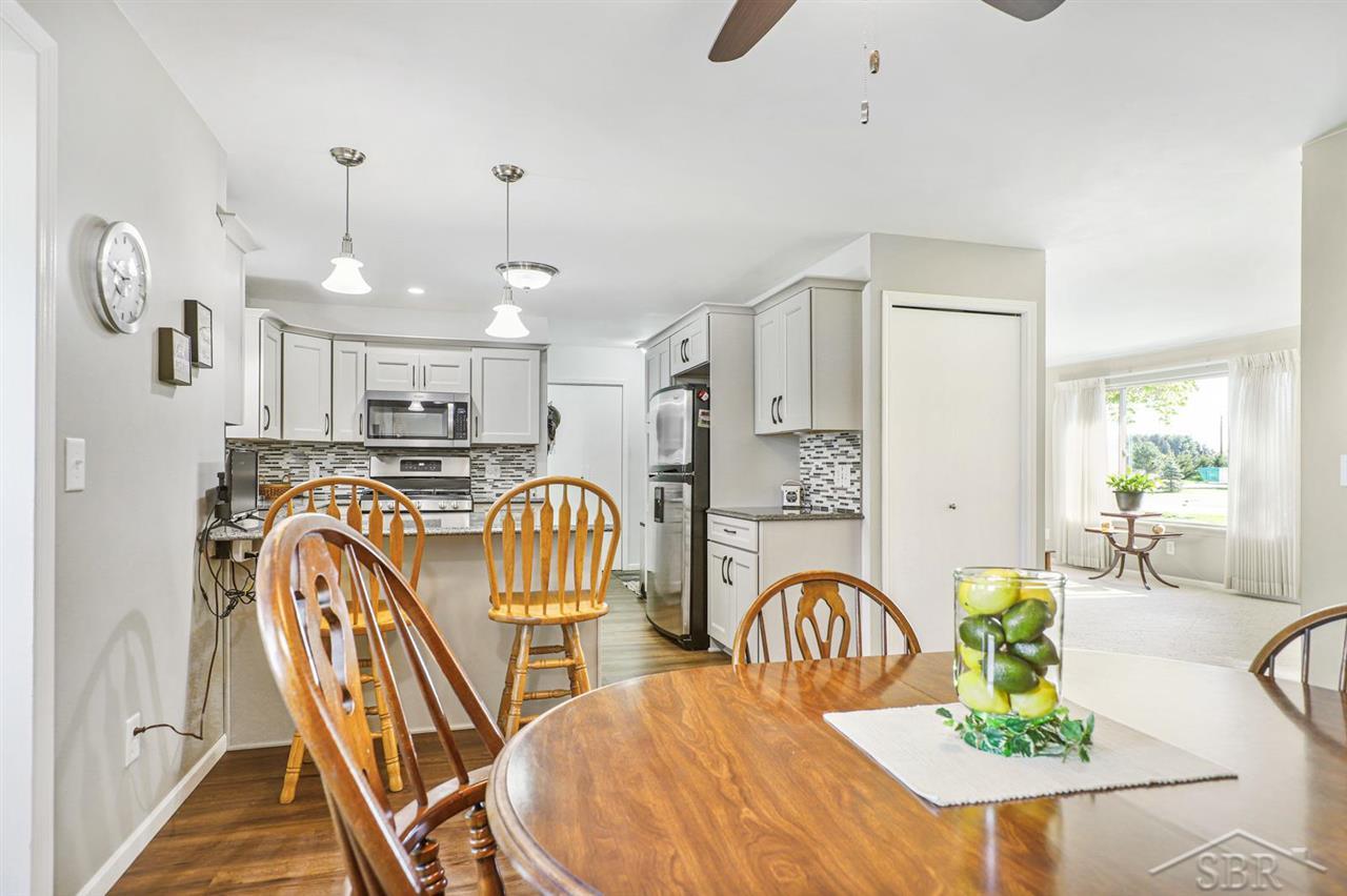 3239 North Thomas Road Freeland, MI 48623 - Photo 8 of 40 50041692-7.JPG