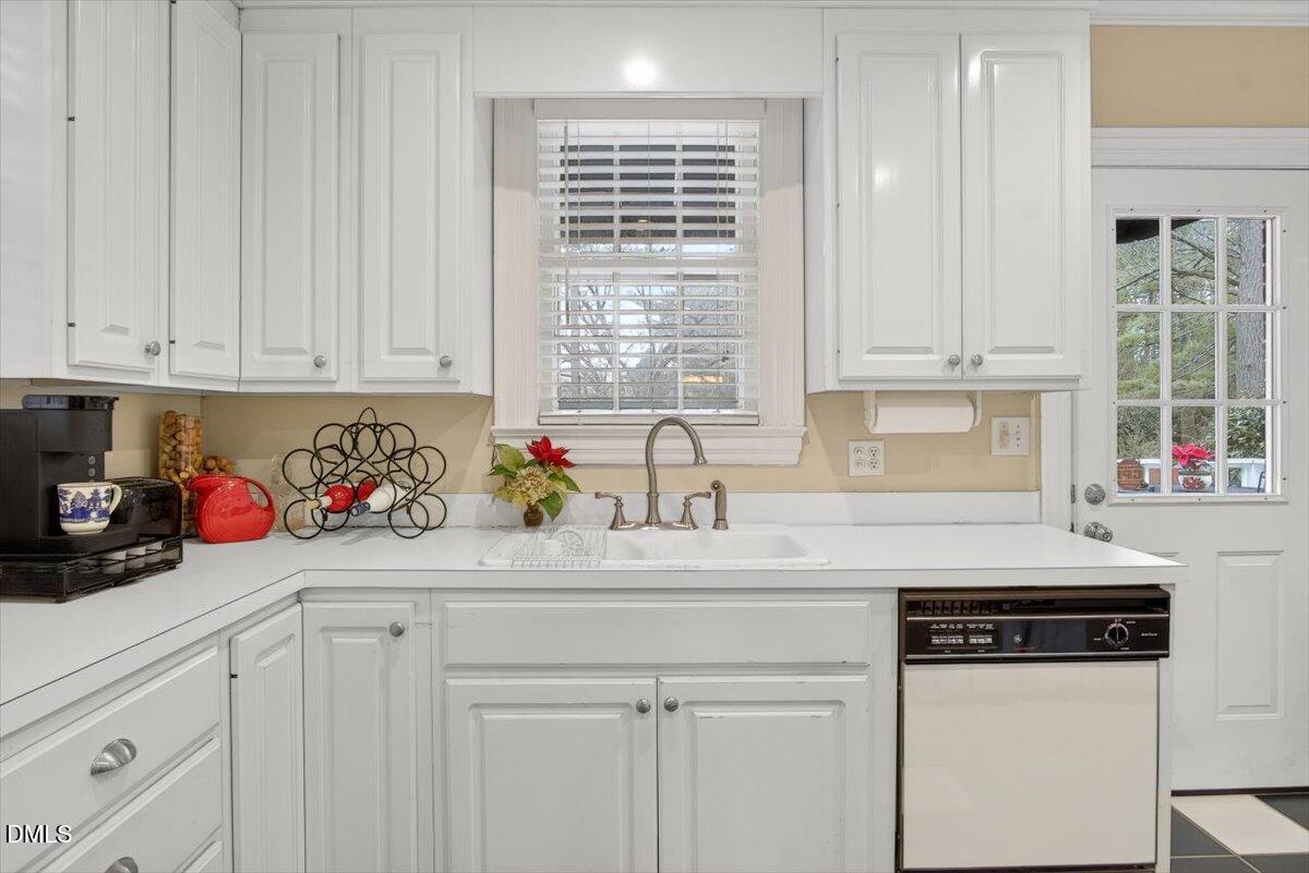 2064 Oxford Road Henderson, NC 27536 - Photo 21 of 70