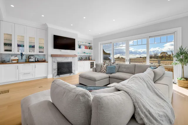 $3,995,000 | 405 Whitfield Street, Unit 2, Guilford, CT 06437