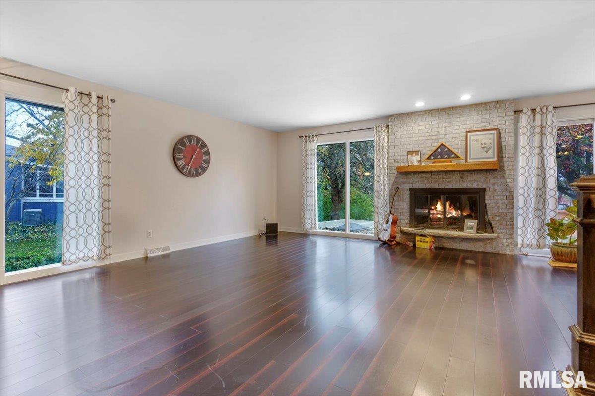 2801 Brandywine Road Springfield, IL 62704 - Photo 3 of 35 Gallery Image 3