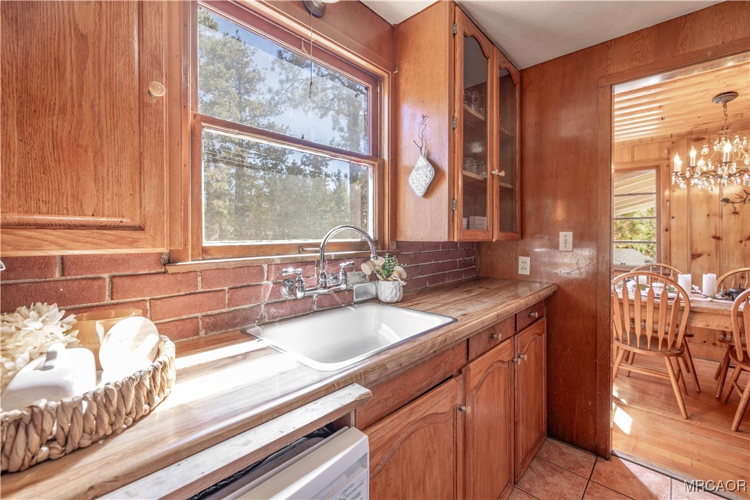 674 Spruce Road Big Bear Lake, CA 92315 - Photo 15 of 38