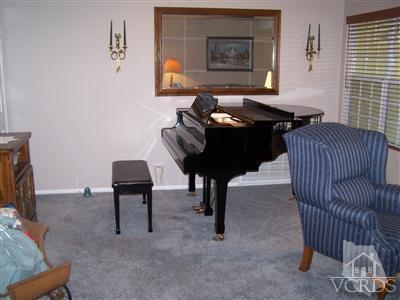 1089 Rambling Road Simi Valley, CA 93065 - Photo 9 of 25 a living room with furniture