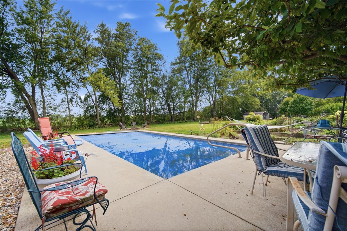 2322 Washington Road Bloomington, IL 61705 - Photo 3 of 32 Gallery Image 3