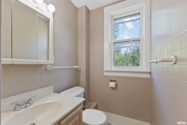 $169,900 | 2537 Maine Street, Quincy, IL 62301