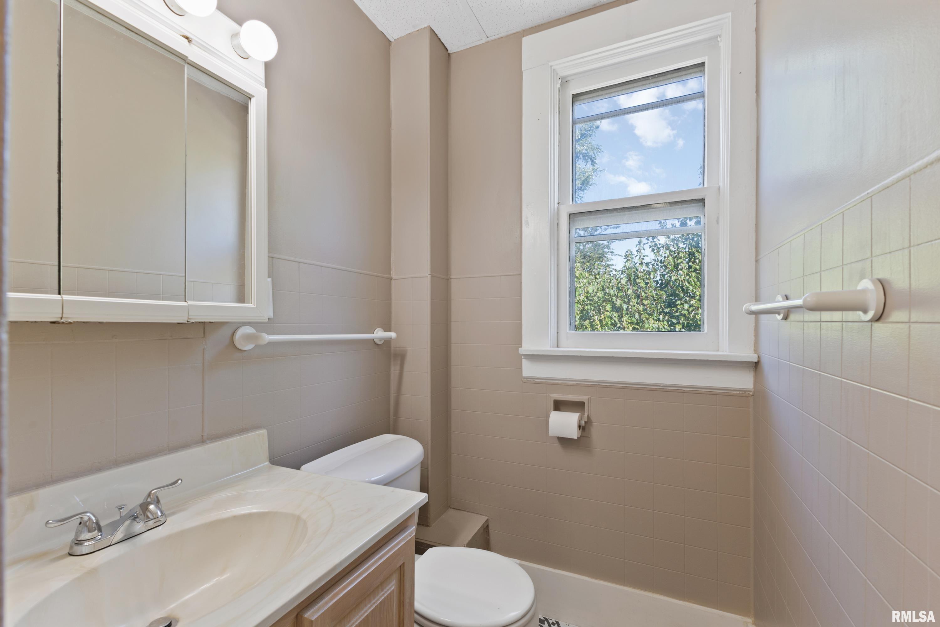 2537 Maine Street Quincy, IL 62301 - Photo 26 of 44