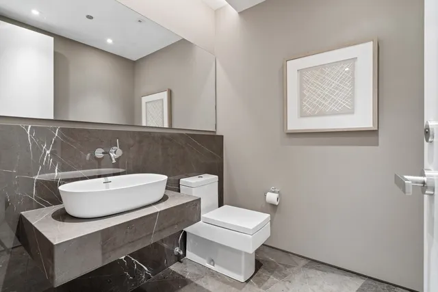 $5,995,000 | 950 North Michigan Avenue, Unit 4605, Chicago, IL 60611