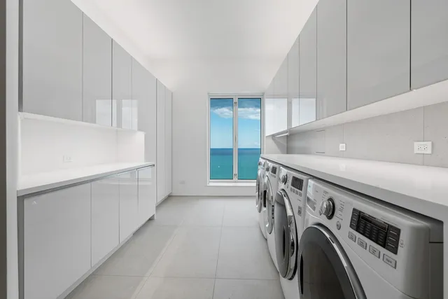 $5,995,000 | 950 North Michigan Avenue, Unit 4605, Chicago, IL 60611