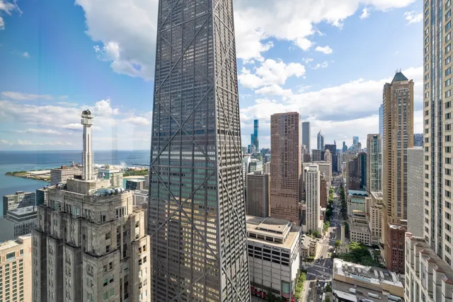 $5,995,000 | 950 North Michigan Avenue, Unit 4605, Chicago, IL 60611