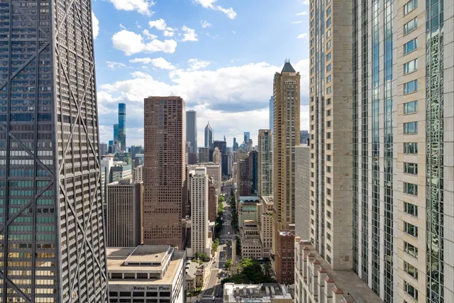 $5,995,000 | 950 North Michigan Avenue, Unit 4605, Chicago, IL 60611