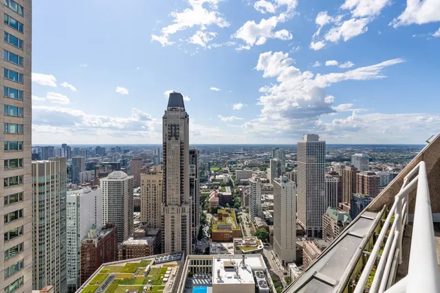 $5,995,000 | 950 North Michigan Avenue, Unit 4605, Chicago, IL 60611