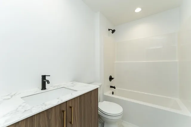 $327,950 | 1077 Century Village Lane Northeast, Rochester, MN 55906