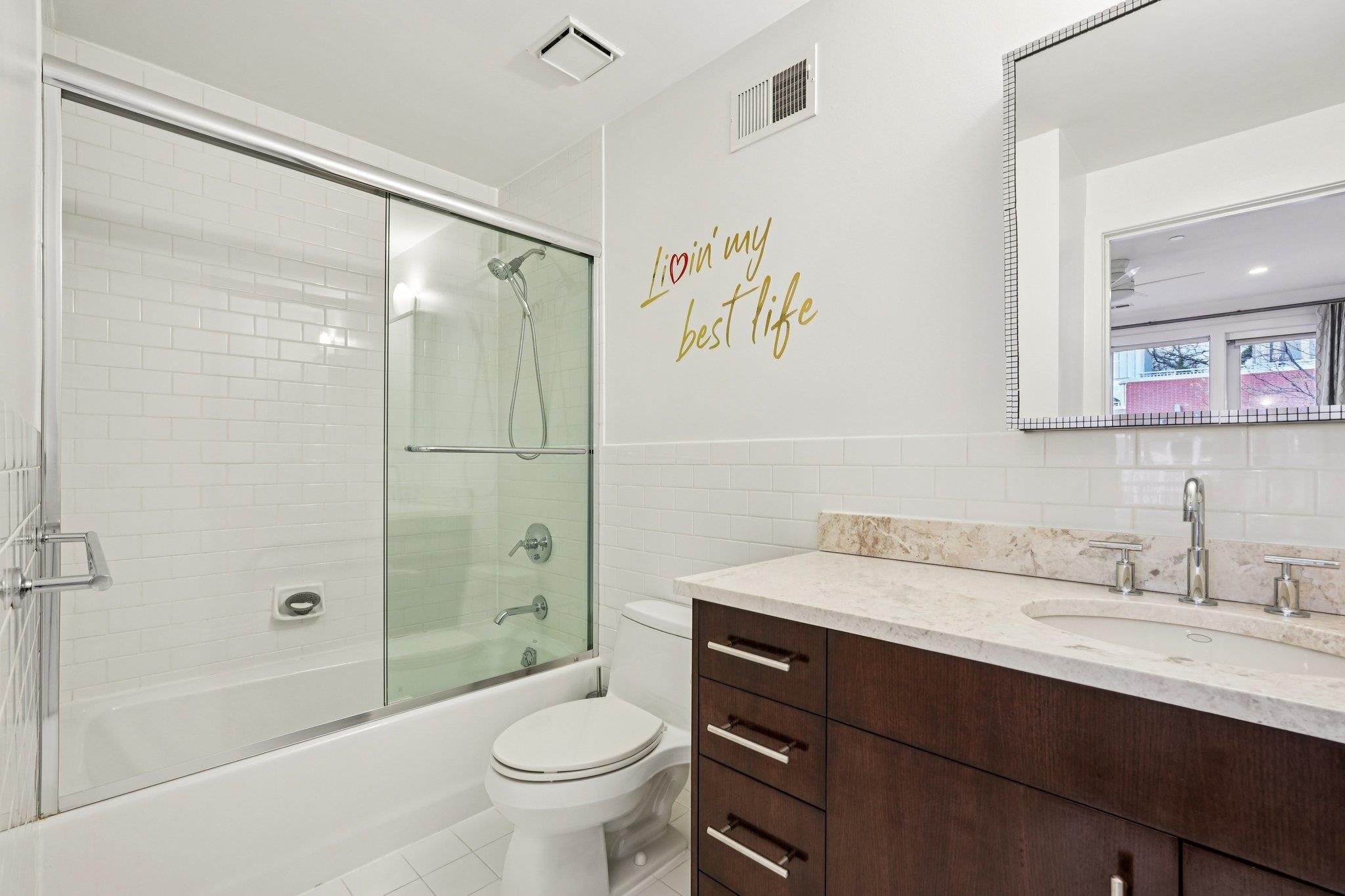 25 Vela Way, Unit 25 Edgewater, NJ 07020 - Photo 23 of 41