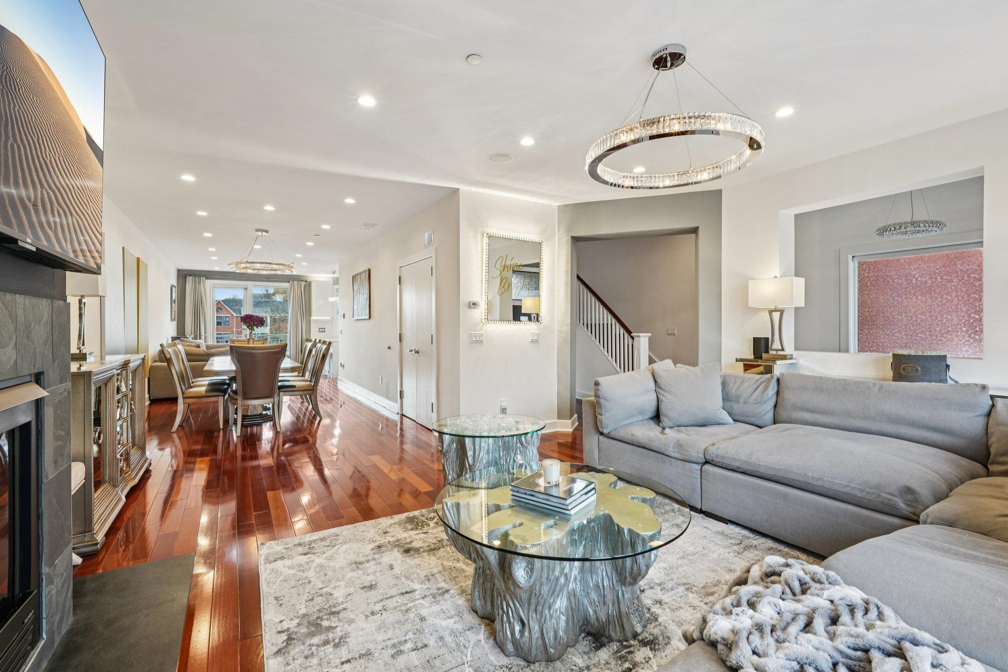 25 Vela Way, Unit 25 Edgewater, NJ 07020 - Photo 3 of 41