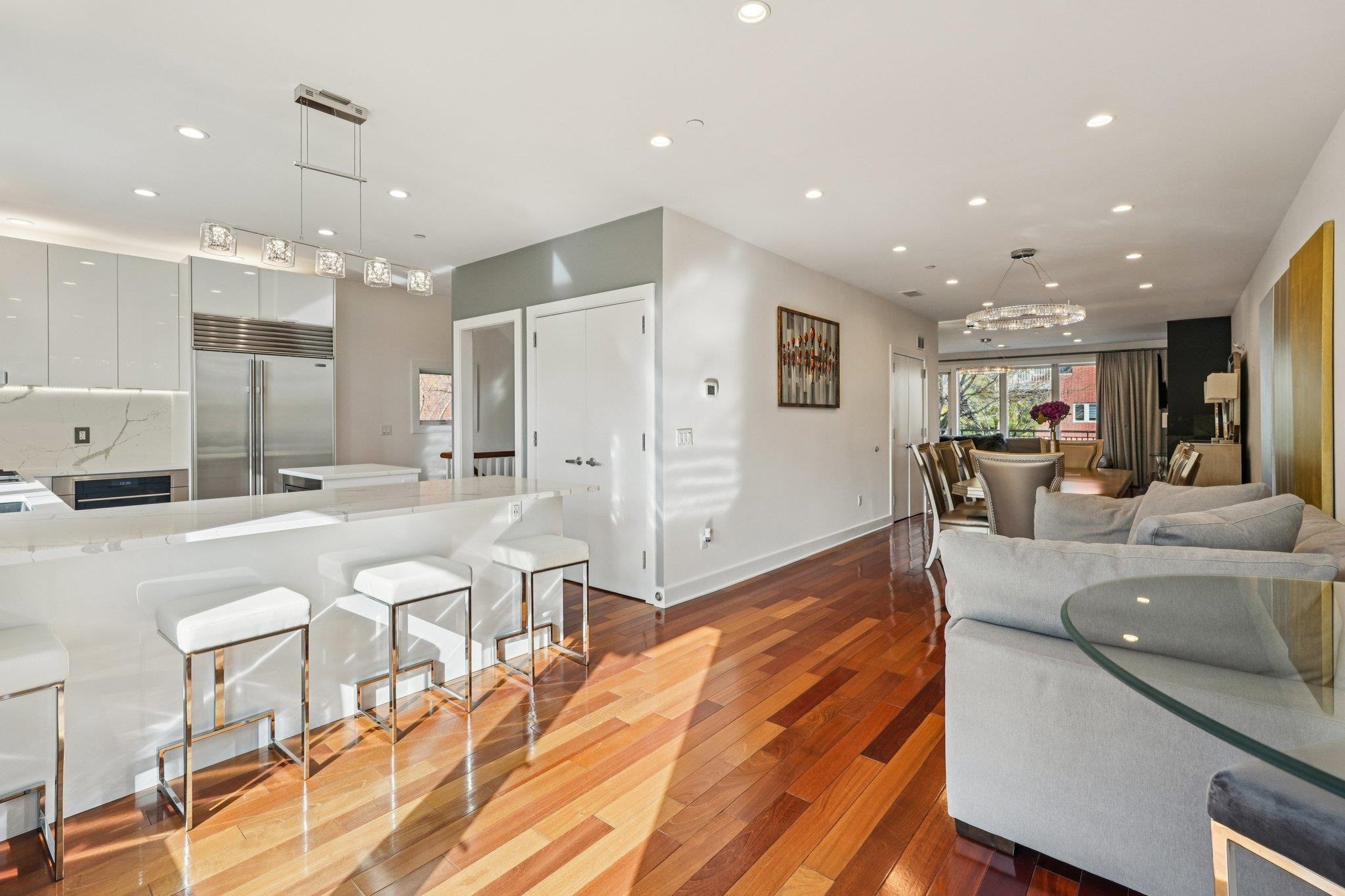 25 Vela Way, Unit 25 Edgewater, NJ 07020 - Photo 8 of 41