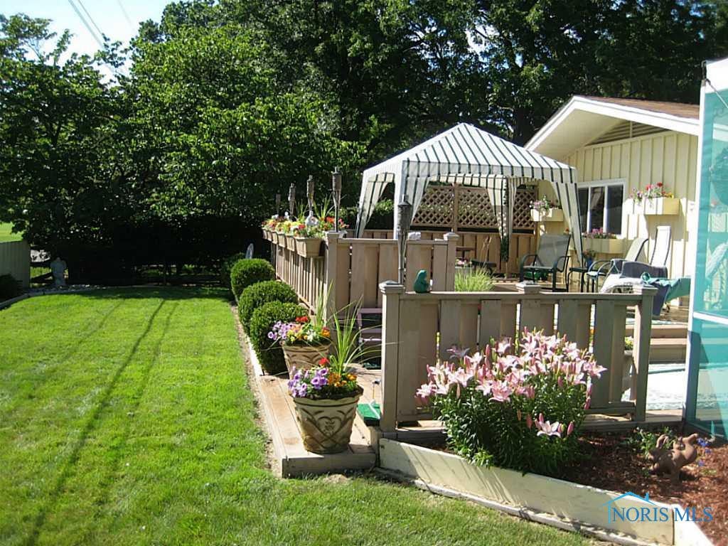 2348 Timberlawn Road Toledo, OH 43614 - Photo 2 of 20 Patio/Deck.