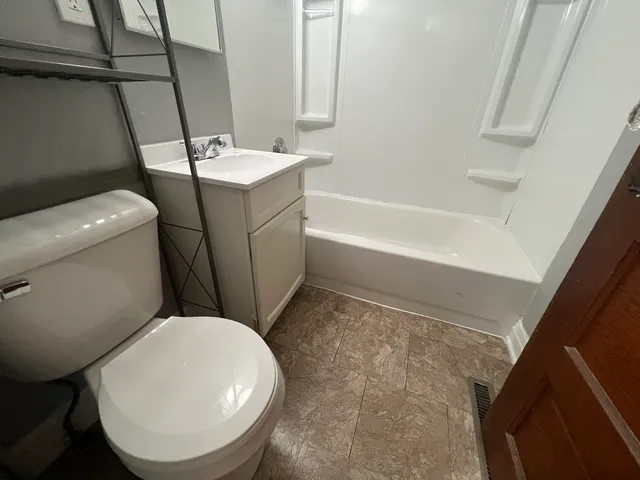 $1,595 | 1224 North Cedar Road, Unit R, New Lenox, IL 60451