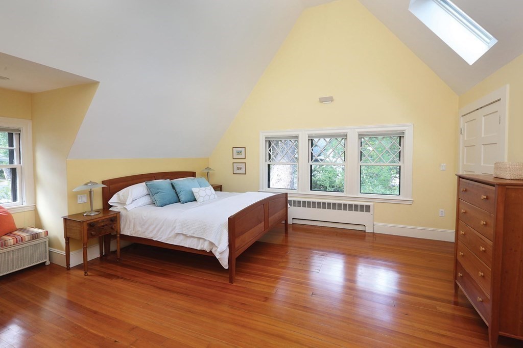 73 Naples Road Brookline, MA 02446 - Photo 18 of 23