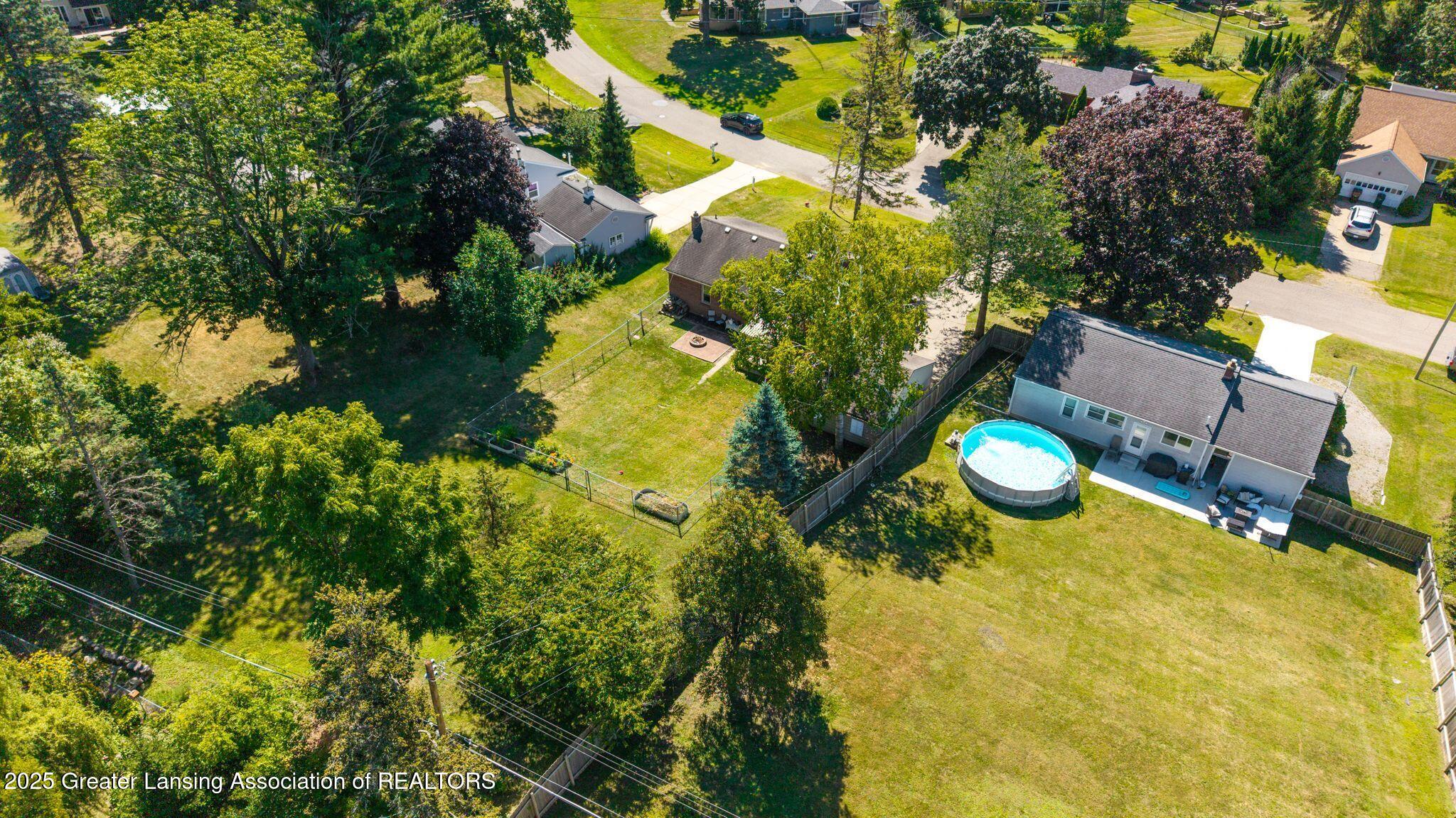 2224 Pembroke Road Lansing, MI 48906 - Photo 41 of 49 -iw1uQOA