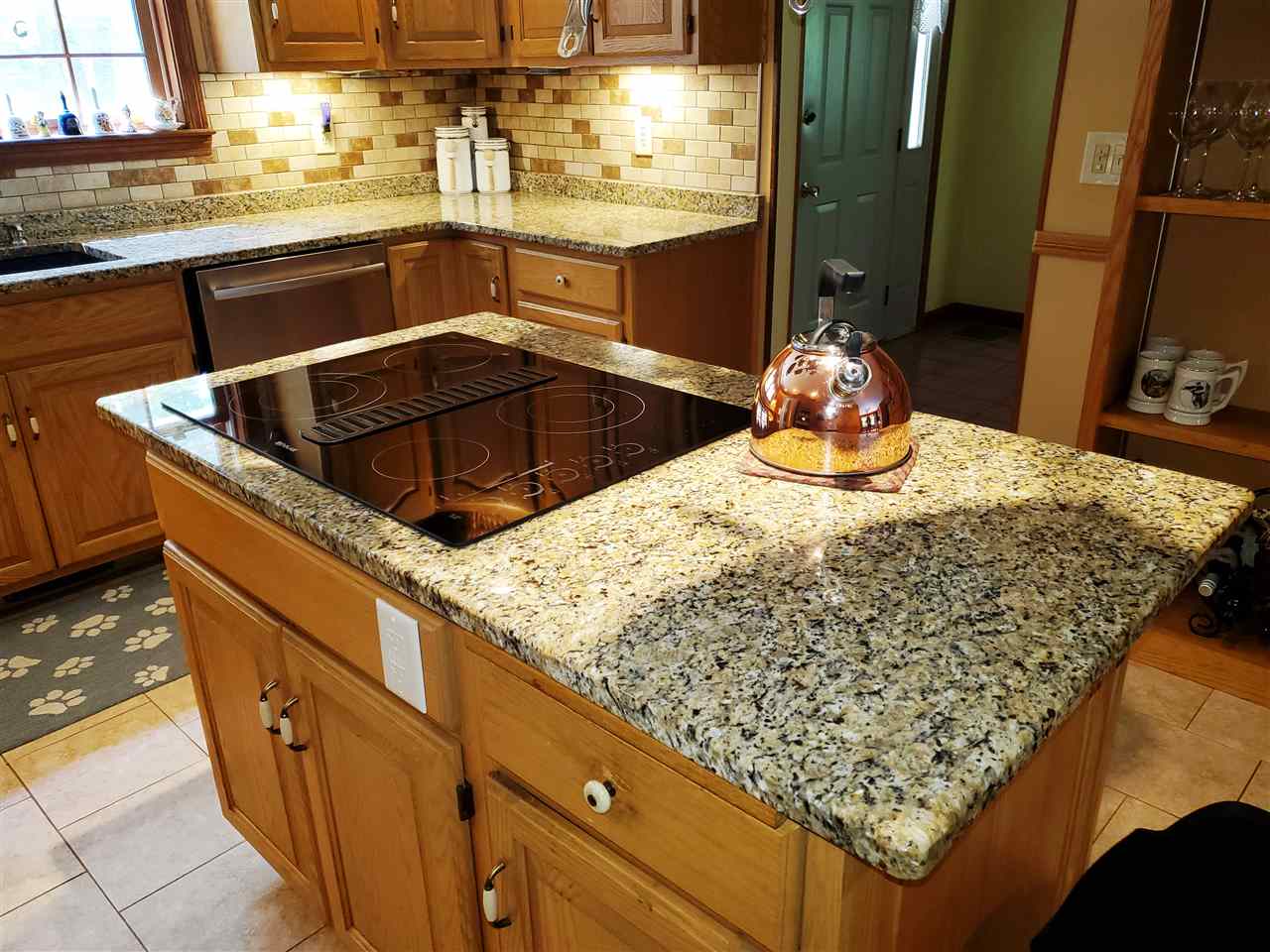 95 Mammoth Road Hooksett, NH 03106 - Photo 4 of 29