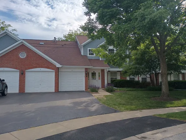 $257,000 | 1675 Mansfield Court, Unit 4, Roselle, IL 60172