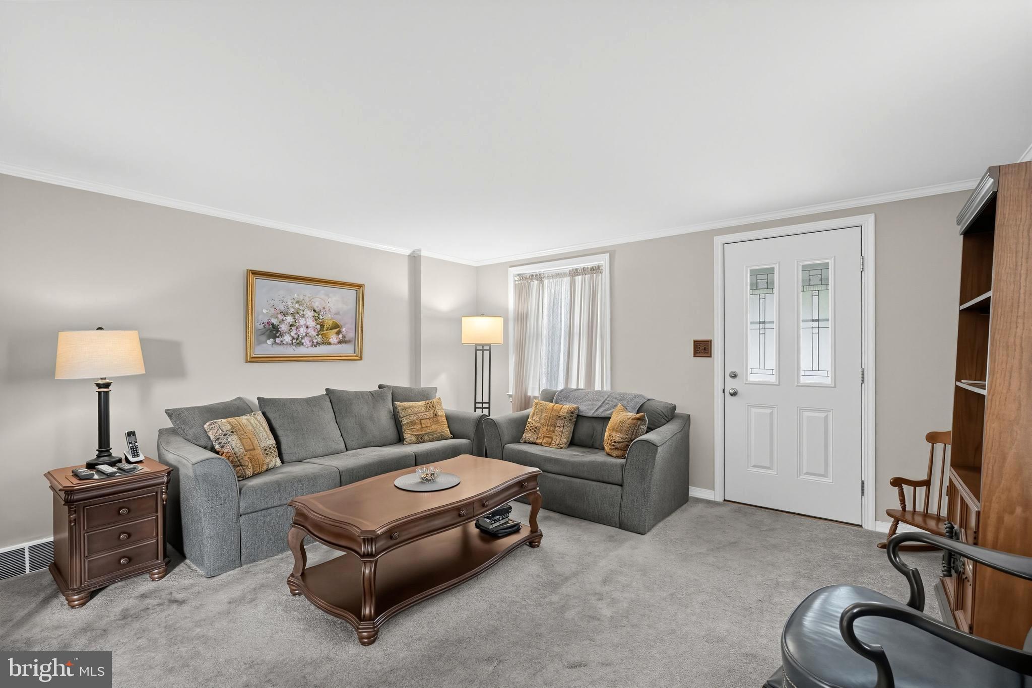 527 Overlook Road Philadelphia, PA 19128 - Photo 3 of 29 Gallery Image 3