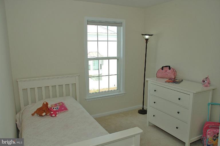 8239 Singleleaf Lane Lorton, VA 22079 - Photo 11 of 25 Bedroom