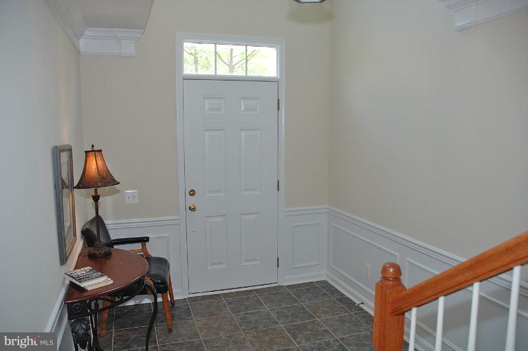 8239 Singleleaf Lane Lorton, VA 22079 - Photo 13 of 25 Interior (General)