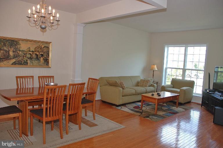 8239 Singleleaf Lane Lorton, VA 22079 - Photo 3 of 25 Dining Room